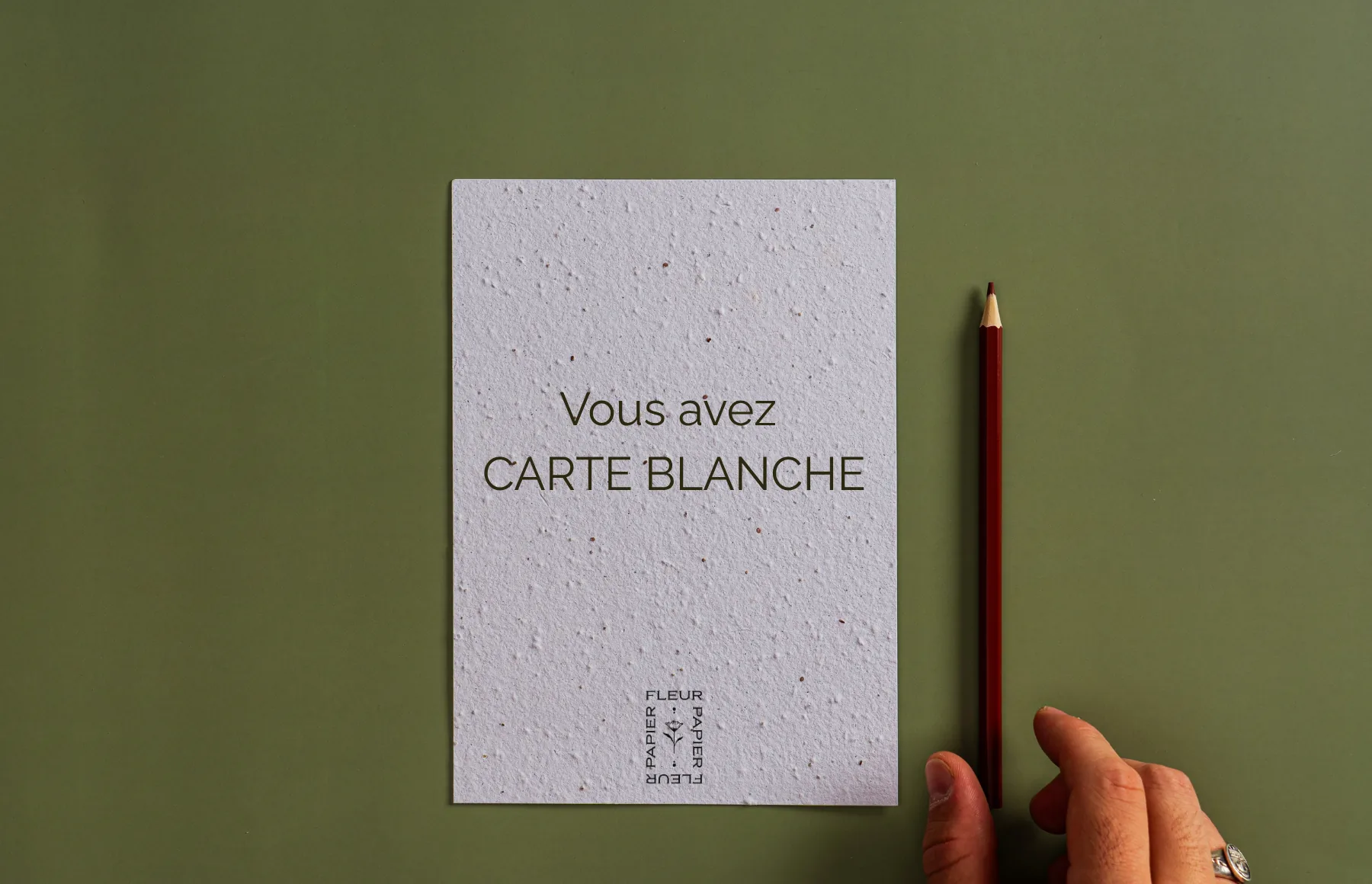 Exemples d'impressions personnalisées sur papier ensemencé : diplômes, menus, faire-part, marque-pages